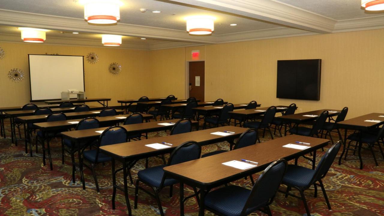 Holiday Inn Express Hotel & Suites Saginaw By Ihg Екстер'єр фото
