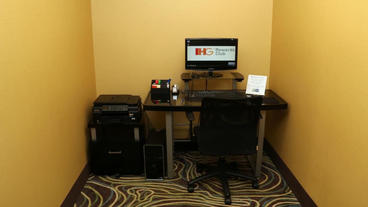 Holiday Inn Express Hotel & Suites Saginaw By Ihg Екстер'єр фото