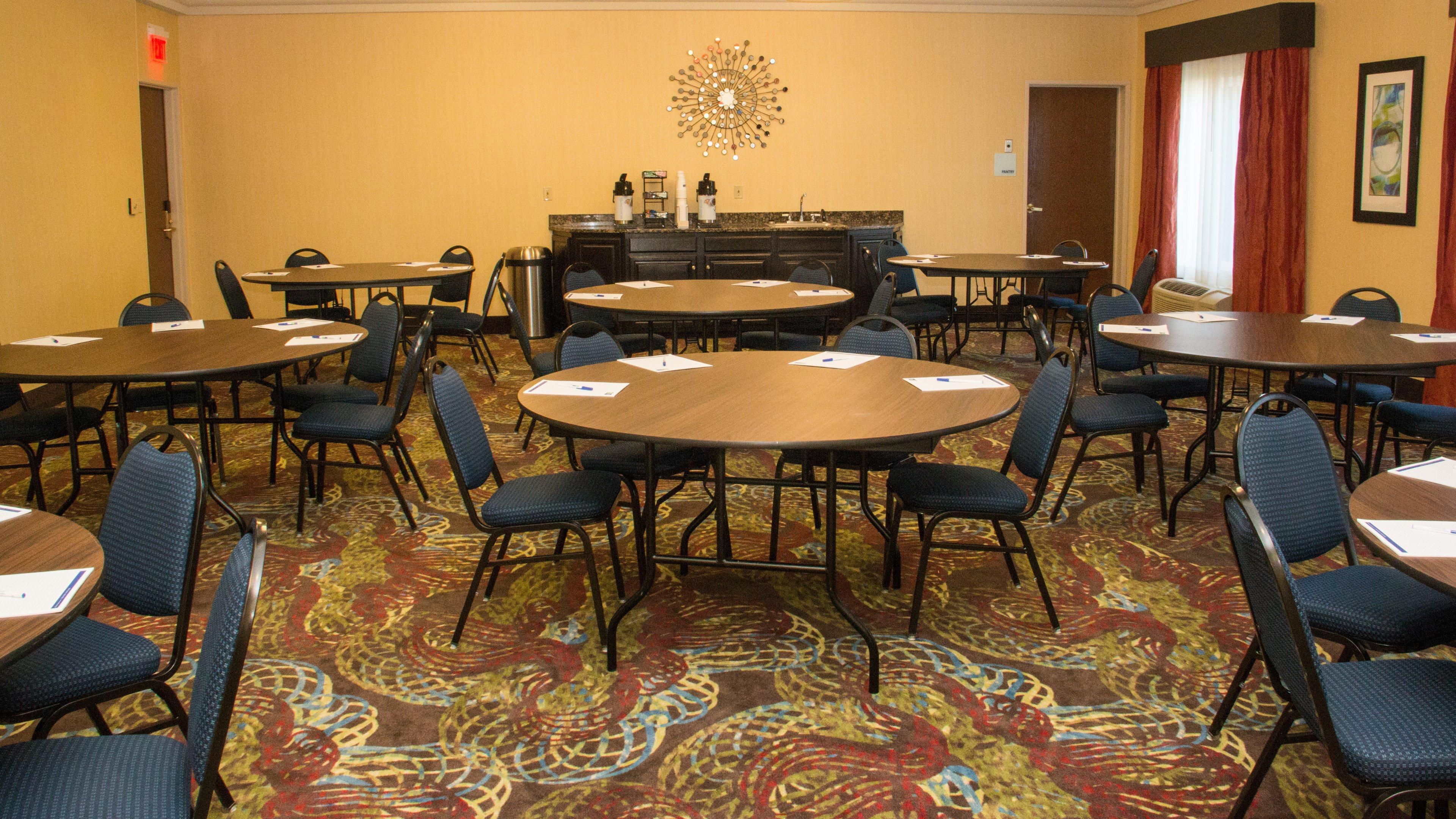 Holiday Inn Express Hotel & Suites Saginaw By Ihg Екстер'єр фото