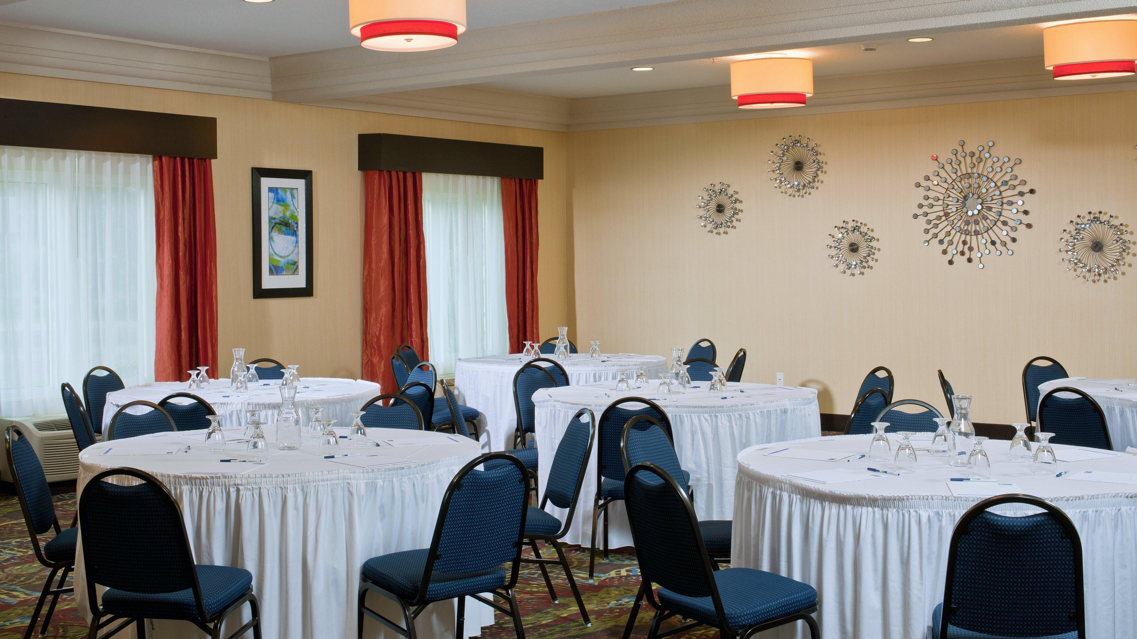 Holiday Inn Express Hotel & Suites Saginaw By Ihg Екстер'єр фото