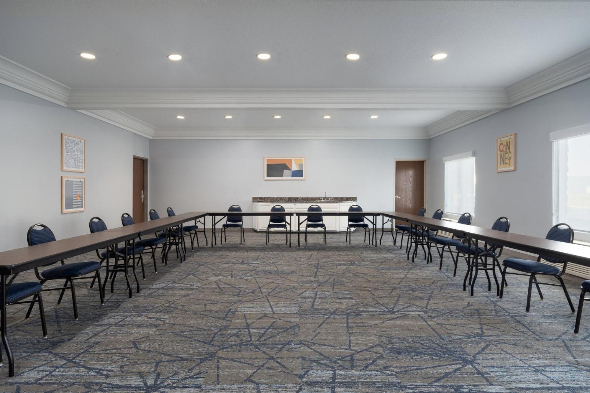 Holiday Inn Express Hotel & Suites Saginaw By Ihg Екстер'єр фото