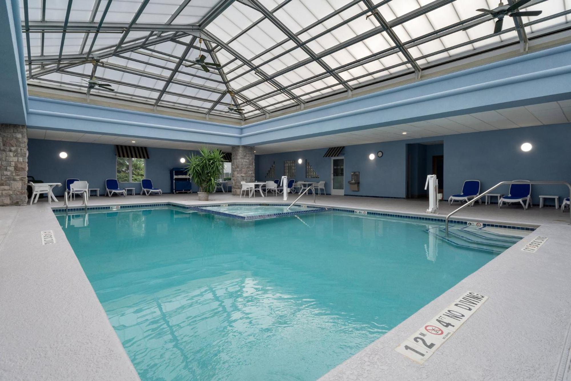 Holiday Inn Express Hotel & Suites Saginaw By Ihg Екстер'єр фото