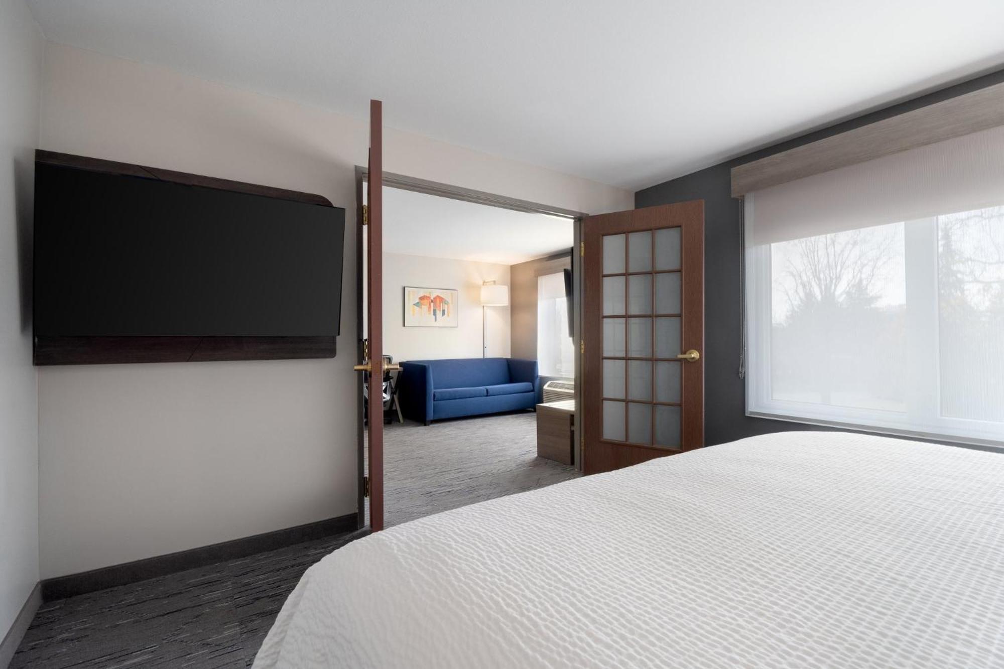 Holiday Inn Express Hotel & Suites Saginaw By Ihg Екстер'єр фото