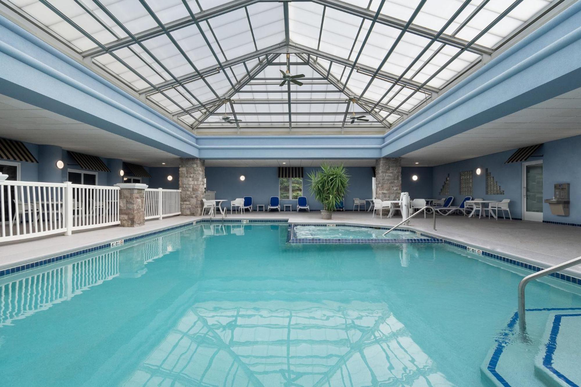 Holiday Inn Express Hotel & Suites Saginaw By Ihg Екстер'єр фото